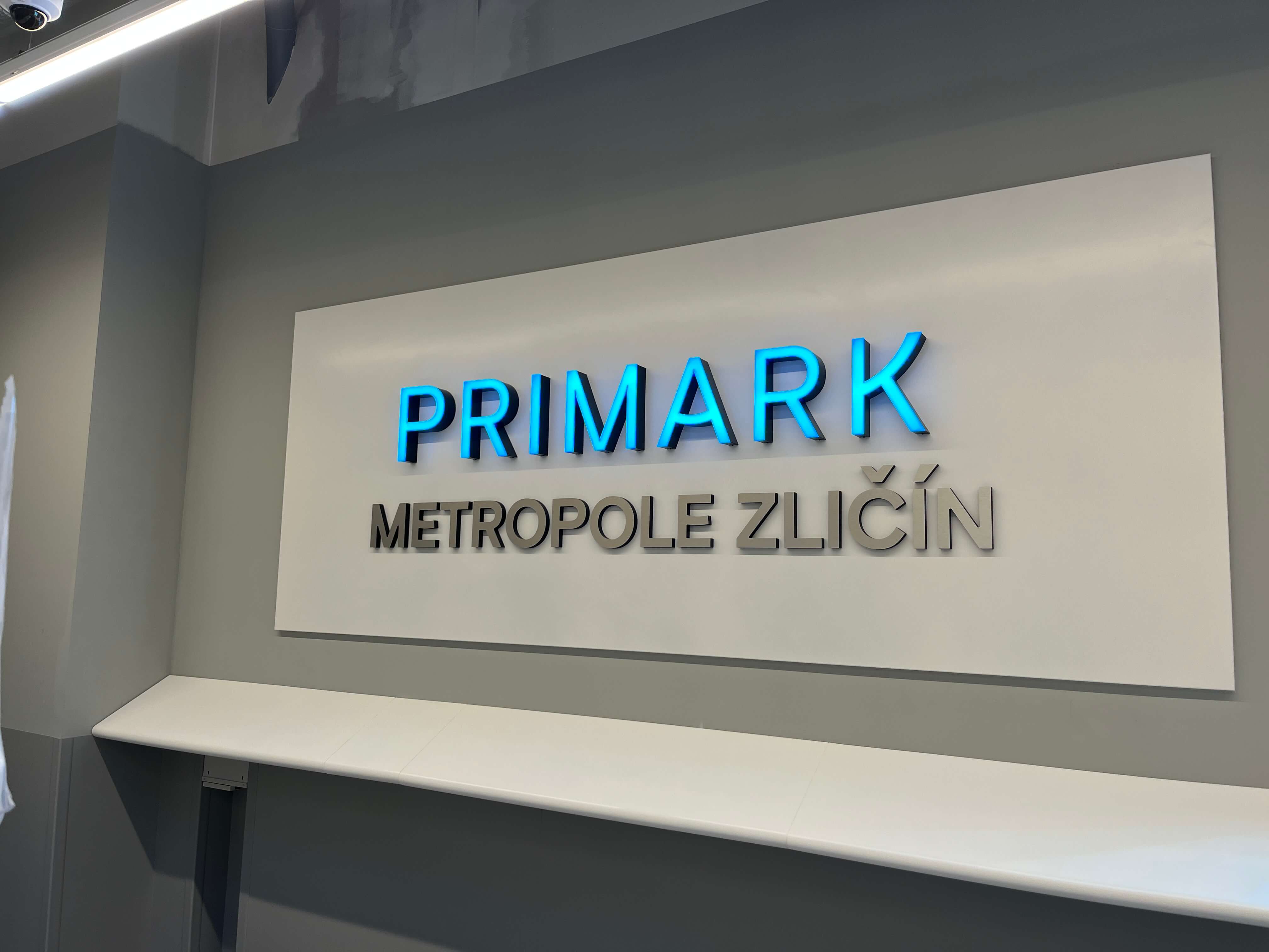 Obchodní a zábavní centra